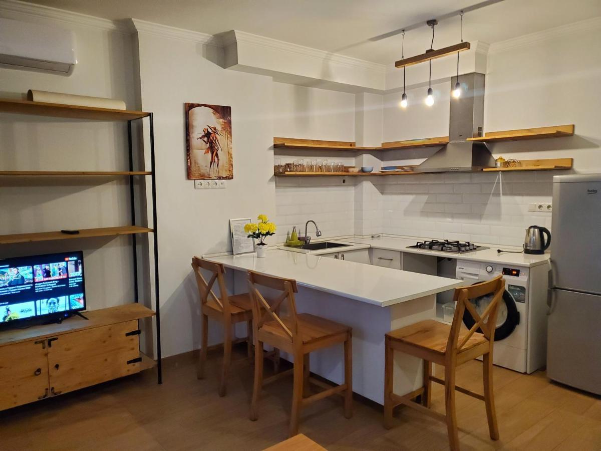 Alexander III Apartment Tbilisi ภายนอก รูปภาพ